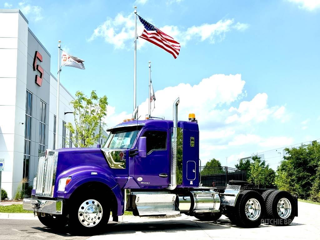 Kenworth W 990 وحدات الجر