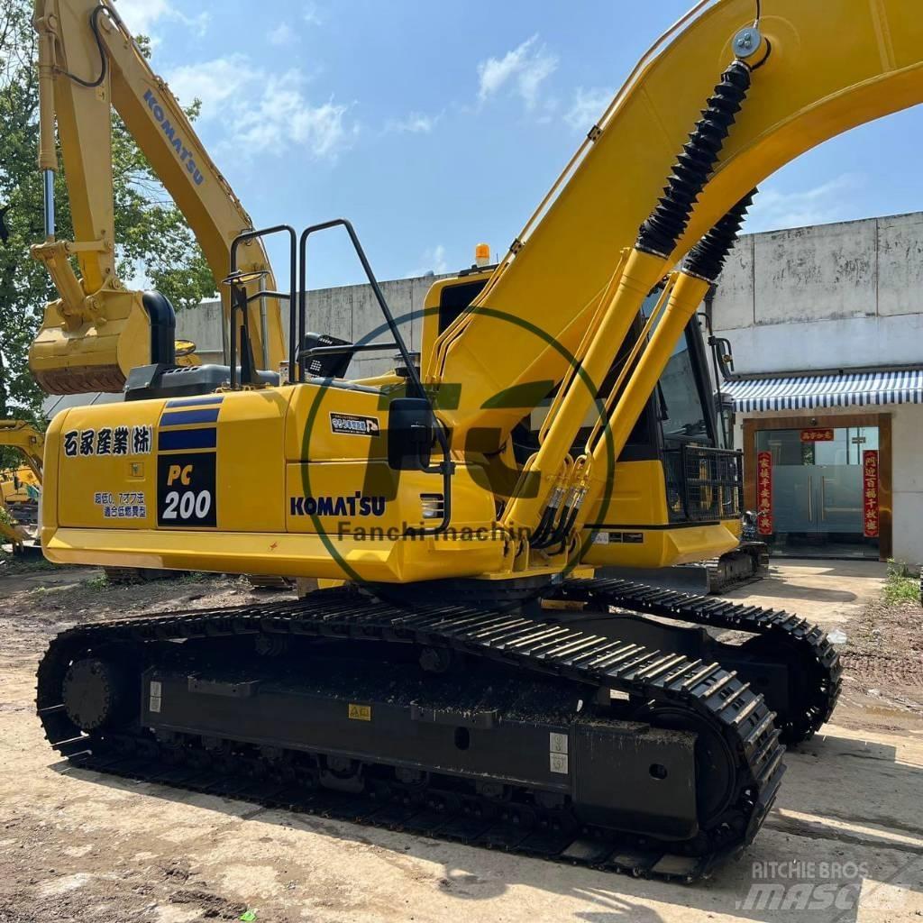 Komatsu PC 200 حفارات زحافة