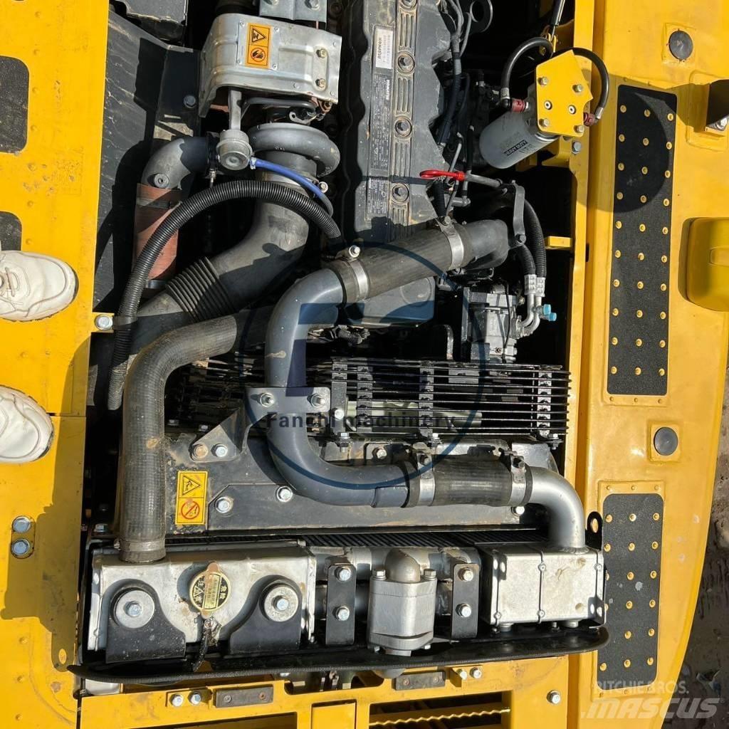 Komatsu PC 200 حفارات زحافة
