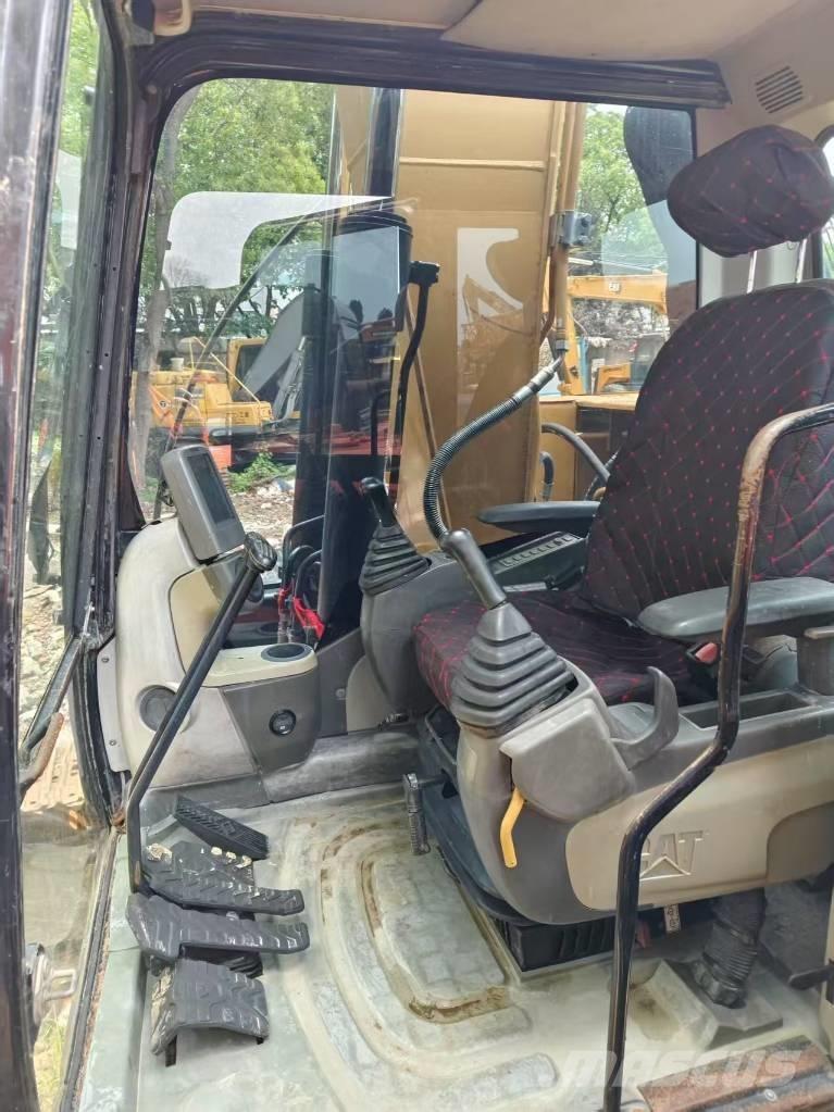 CAT 313D2GC حفارات وسط 7 طن - 12 طن