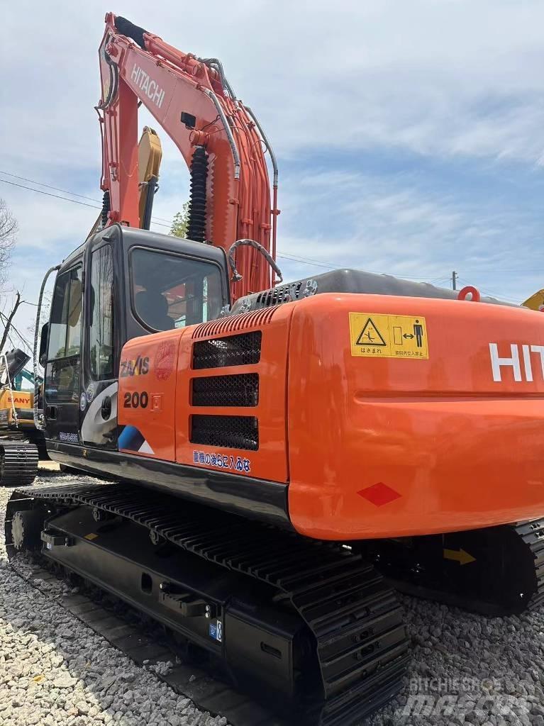 Hitachi ZX 200 حفارات زحافة