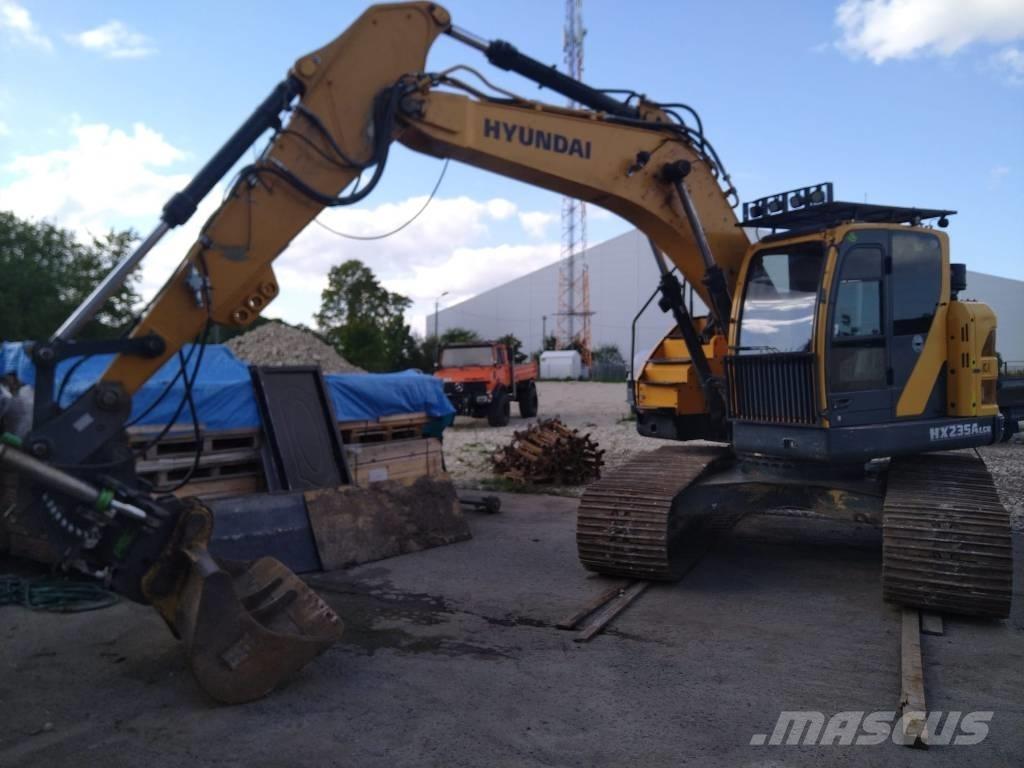 Hyundai HX 235 ALCR حفارات زحافة