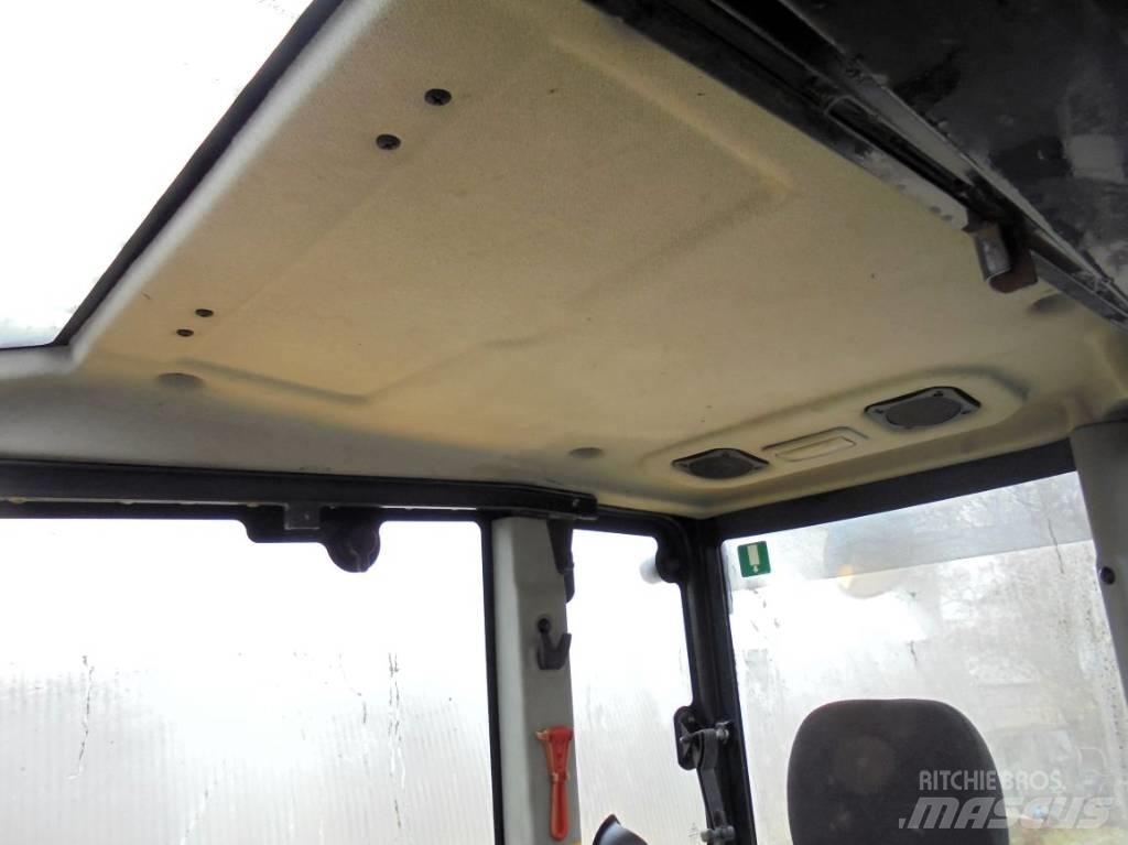 Komatsu PC 80 MR-3 حفارات وسط 7 طن - 12 طن