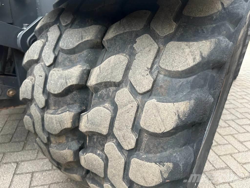 Doosan DX140W-5 حفارات بعجل