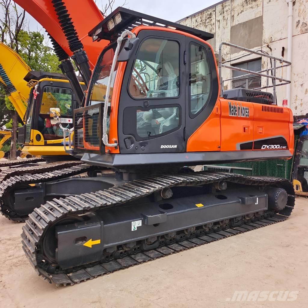 Doosan DX 300 حفارات زحافة
