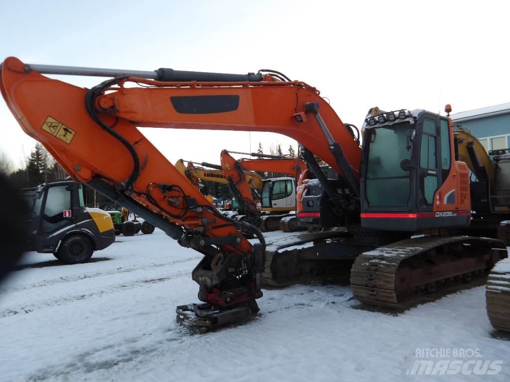 Doosan DX 235 حفارات زحافة