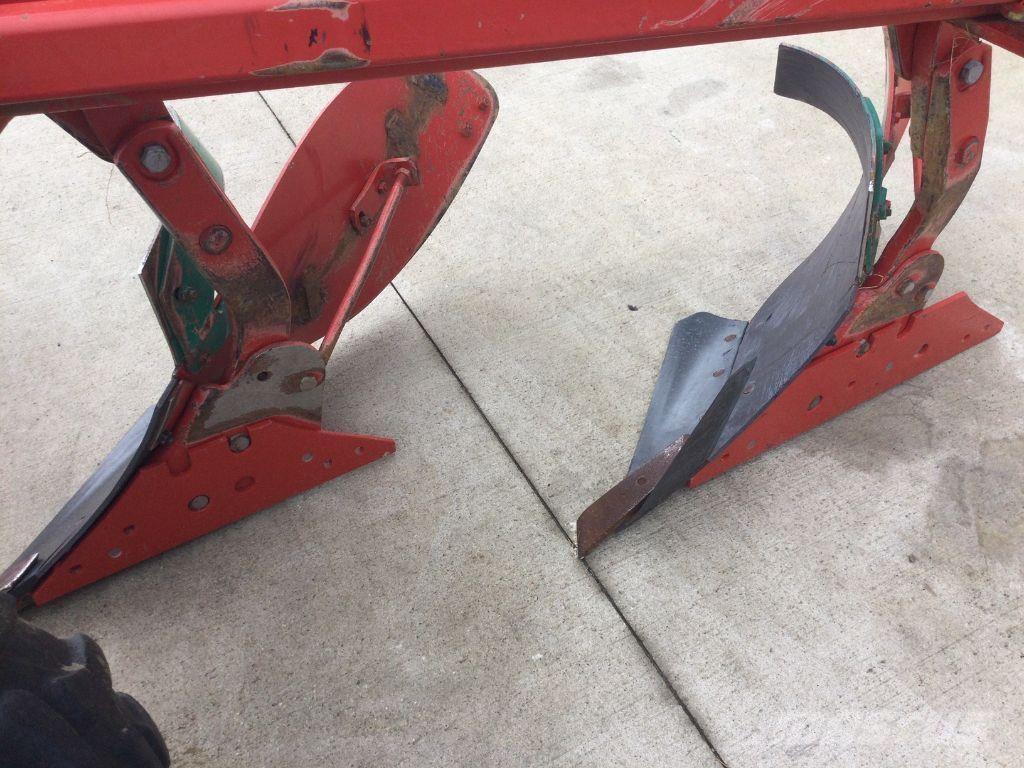 Kverneland LS100 محاريث تقليدية