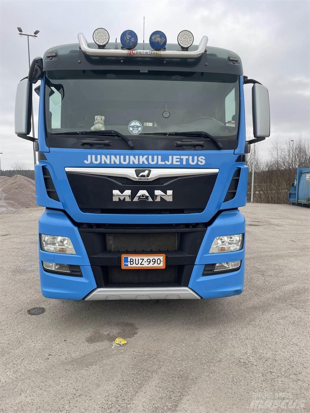 MAN TGX 35.560 شاحنات المزارع / الحبوب