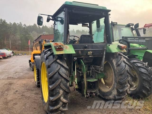 John Deere 3050 الجرارات
