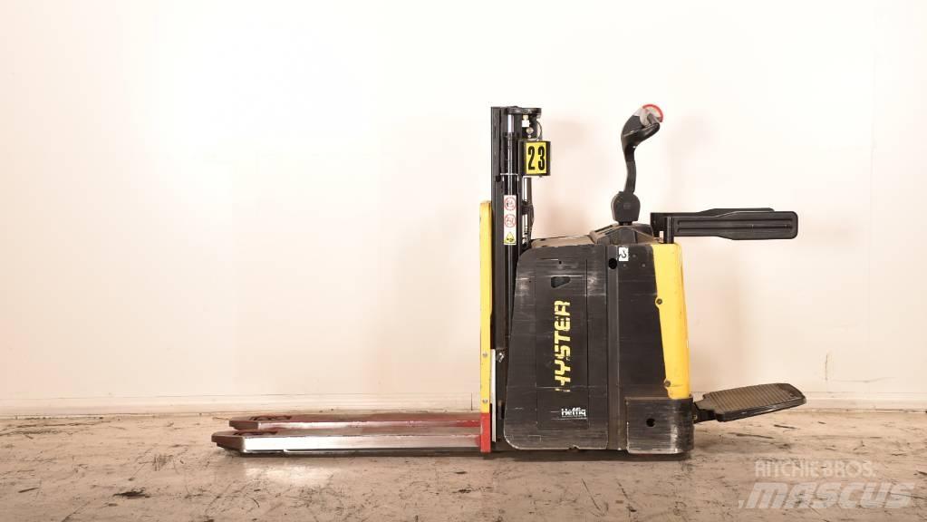 Hyster P2.0SD رافعة منخفضة المستوى ذات منصة