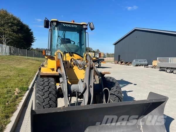 Volvo L 30 B لوادر بعجل