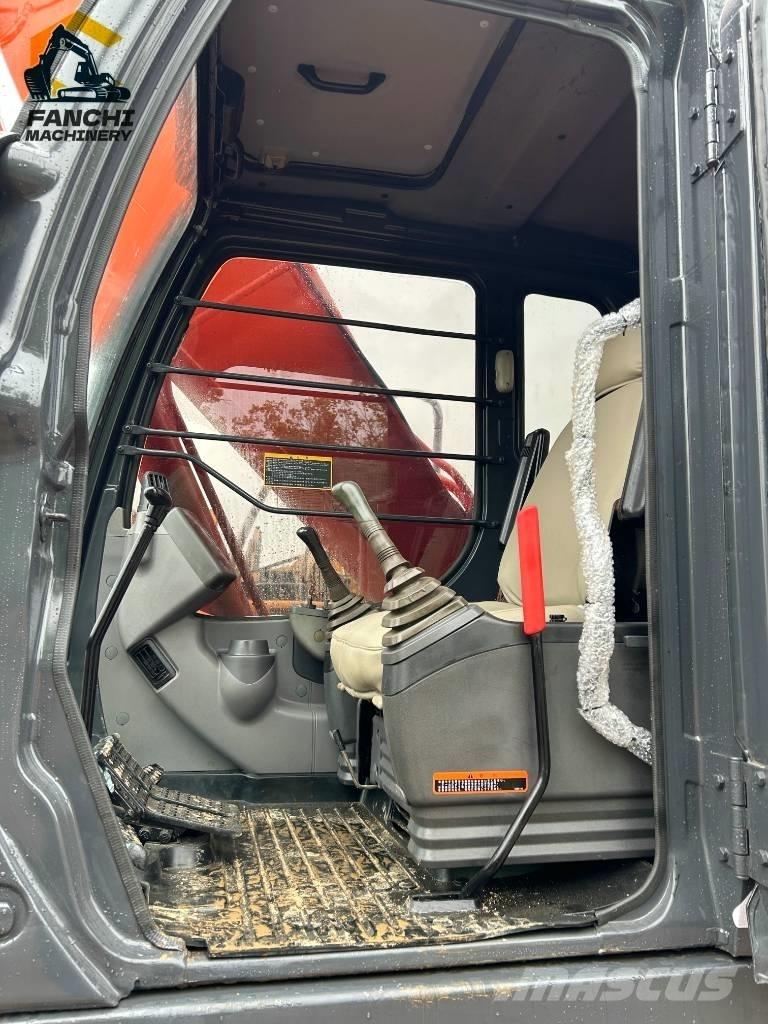 Hitachi 210LC حفارات زحافة
