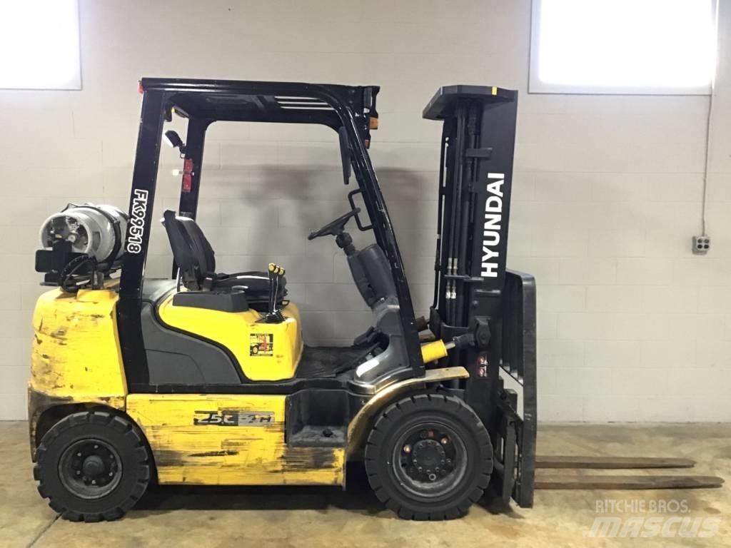 Hyundai 25 L-7 A شاحنات ذات رافعات شوكية - أخرى