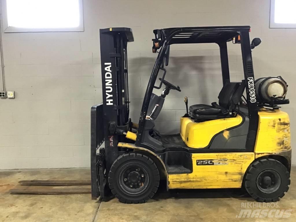 Hyundai 25 L-7 A شاحنات ذات رافعات شوكية - أخرى