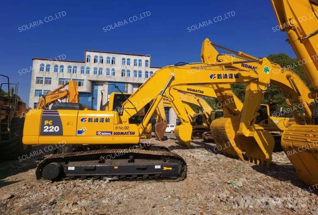 Komatsu PC 220-8 حفارات زحافة