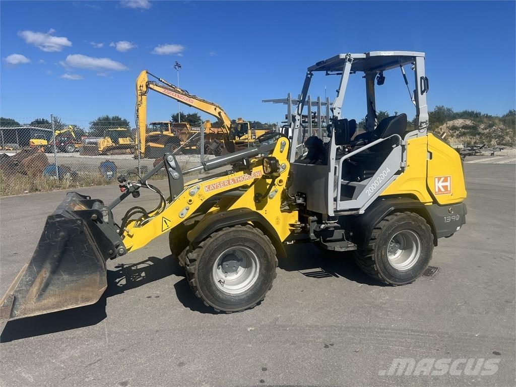 Weidemann 1390 لوادر صغيرة