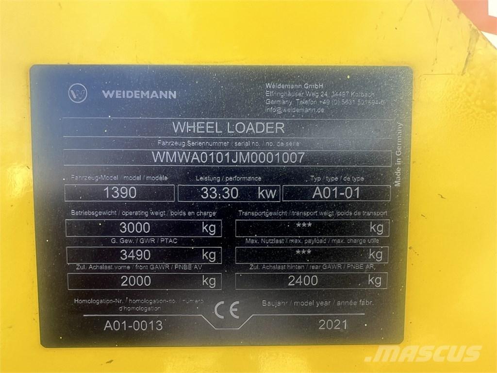 Weidemann 1390 لوادر صغيرة