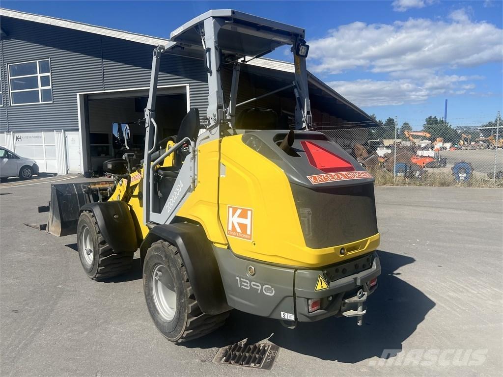 Weidemann 1390 لوادر صغيرة