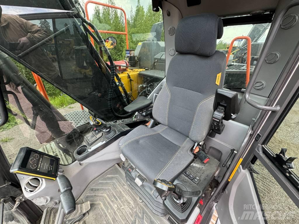 Volvo EC 140 ELM حفارات زحافة
