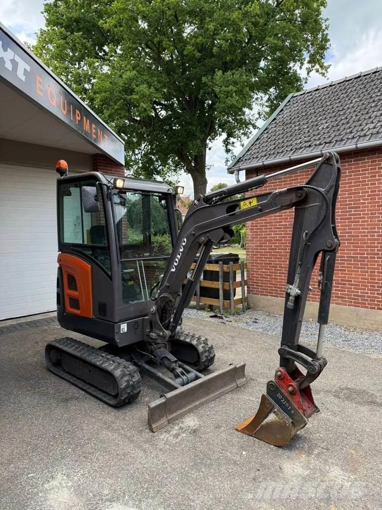 Volvo EC 18 D حفارات صغيرة أقل من 7 طن (حفارات صغيرة)