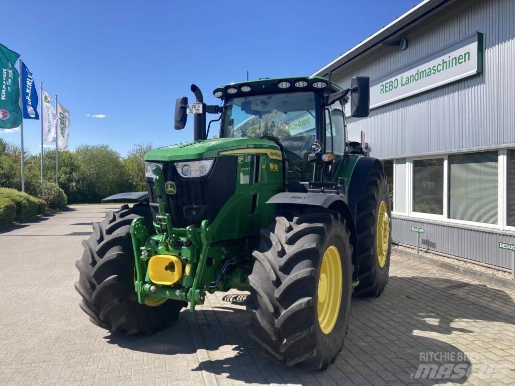 John Deere 6R215 الجرارات