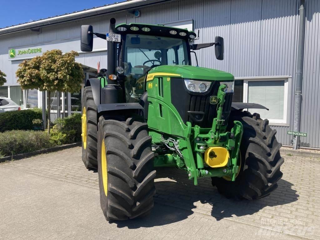 John Deere 6R215 الجرارات