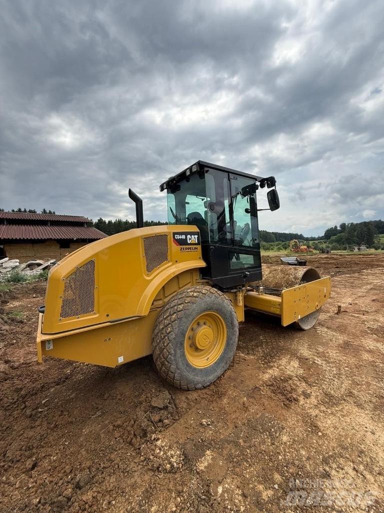 CAT CS44B - CS 44 B مداحل أحادية الأسطوانة