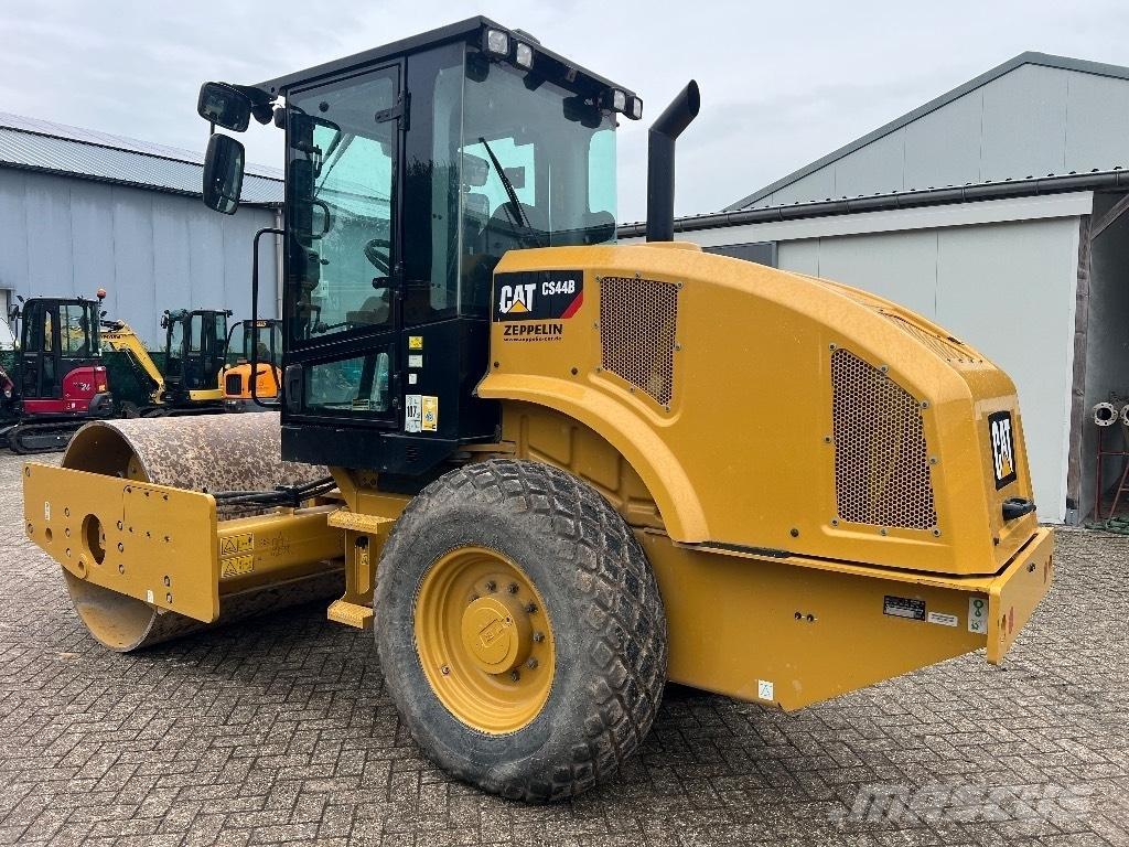 CAT CS44B - CS 44 B مداحل أحادية الأسطوانة