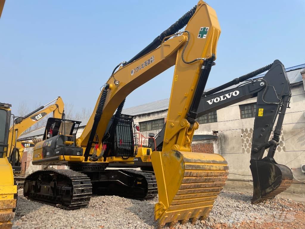 CAT 340 حفارات زحافة
