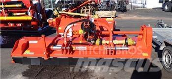 Maschio Bufalo 300 جزازات وأغطية المراعي