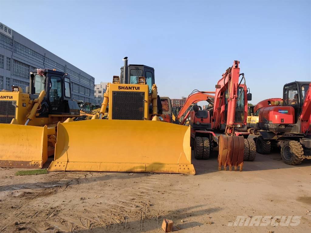 Shantui SD22 بلدوزرات مجنزرة