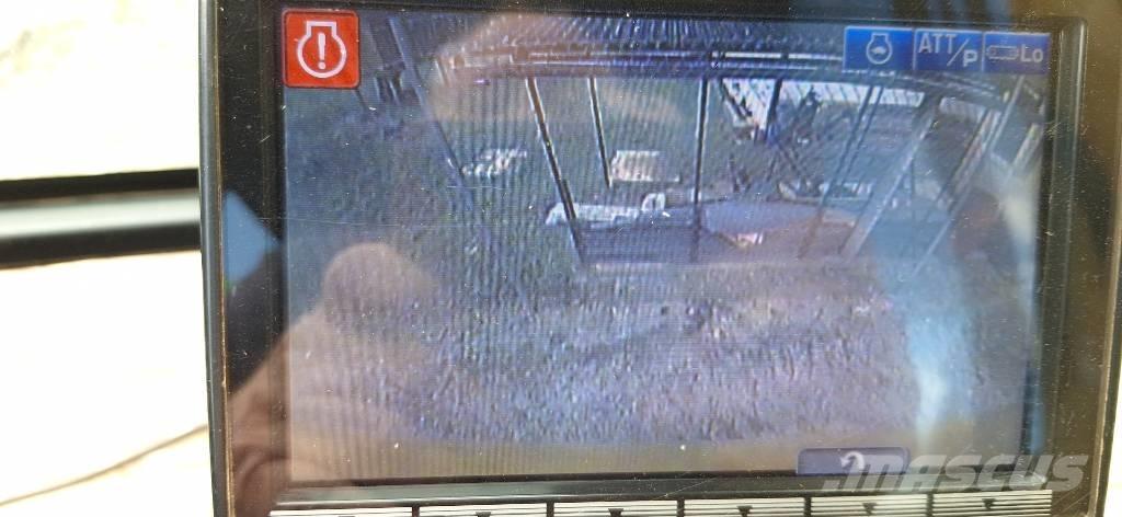 Komatsu PC 210 حفارات زحافة