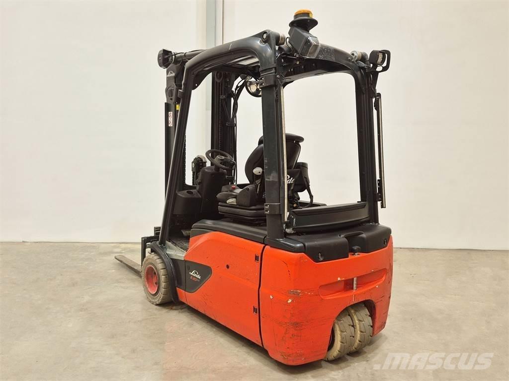 Linde E20L 02 386 شاحنات ذات رافعات شوكية تعمل بالكهرباء