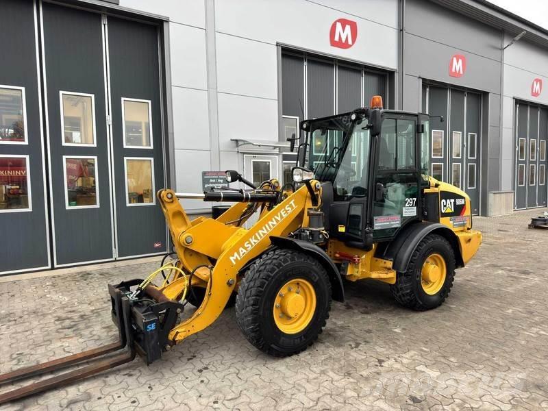 CAT 906M Cat 906M لوادر بعجل