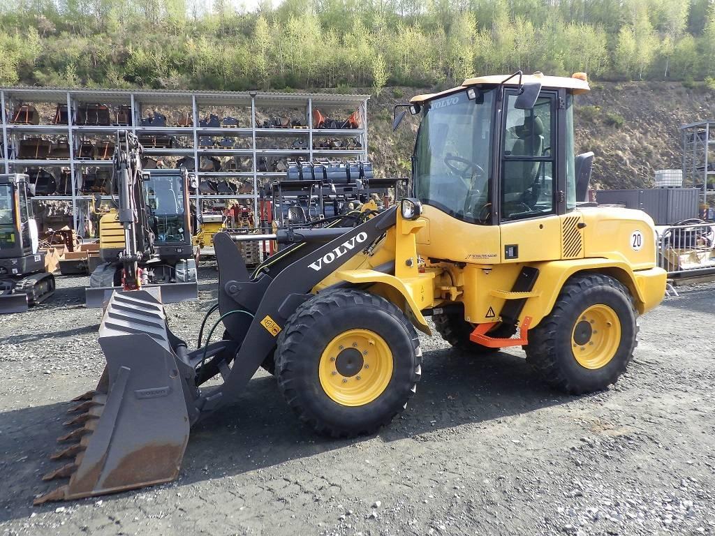 Volvo L 35 G لوادر بعجل