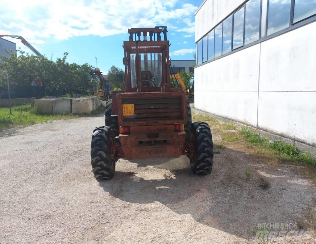 Manitou 4RM30G شاحنات الديزل