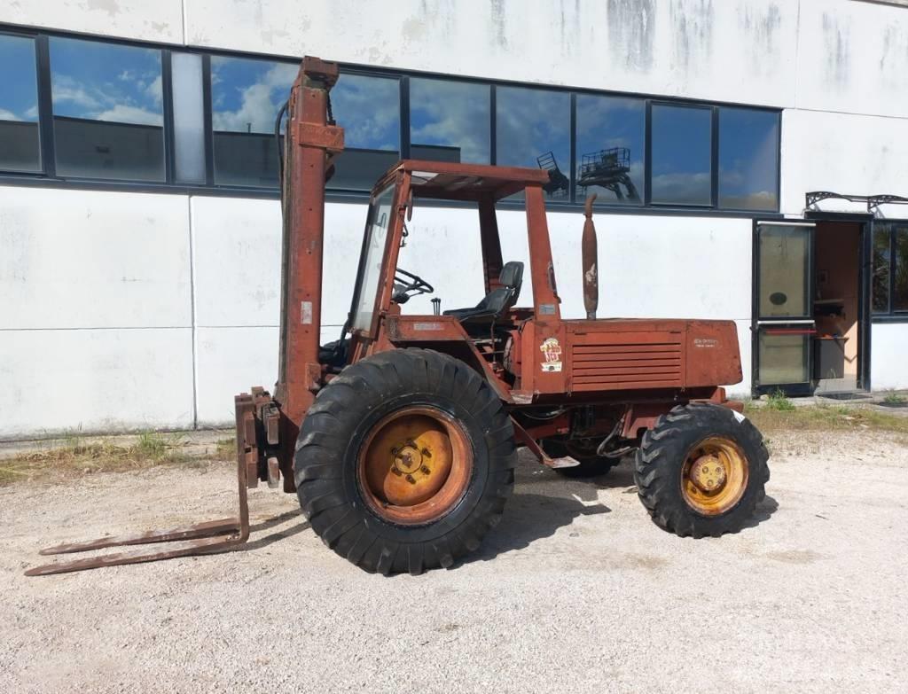 Manitou 4RM30G شاحنات الديزل