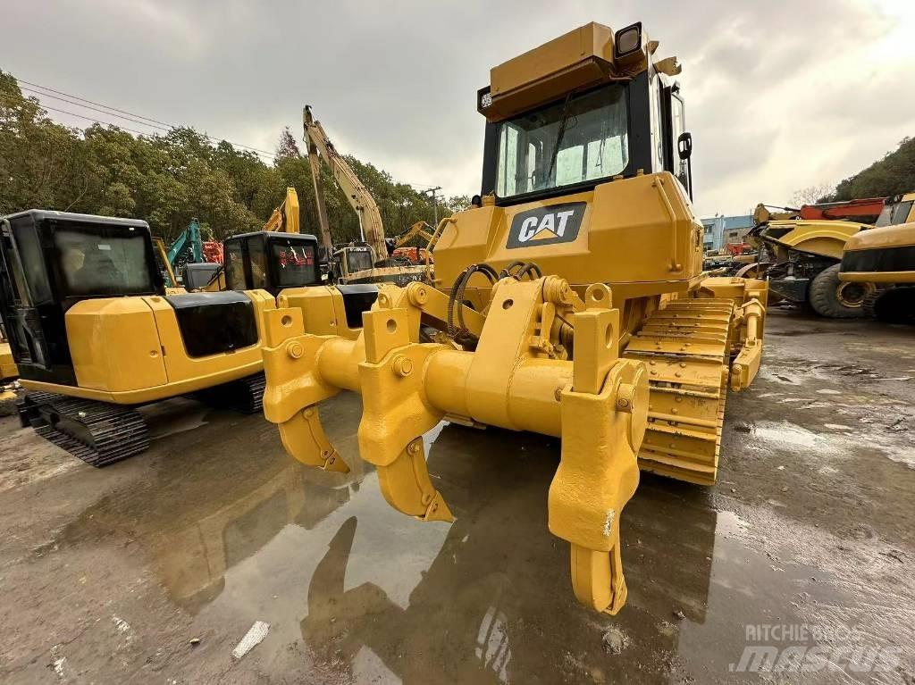 CAT D 7 G بلدوزرات مجنزرة