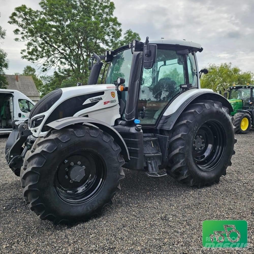 Valtra N174 الجرارات