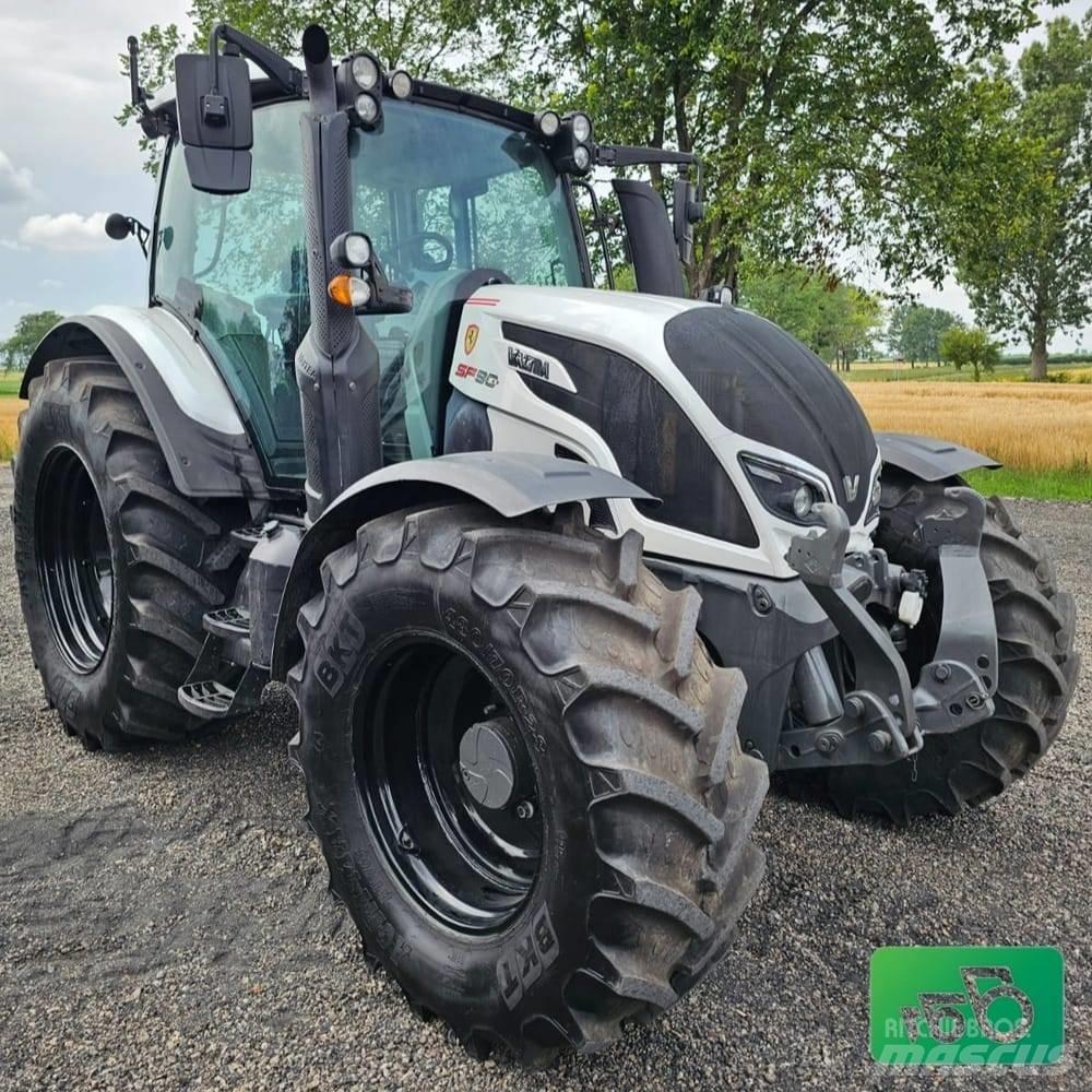 Valtra N174 الجرارات