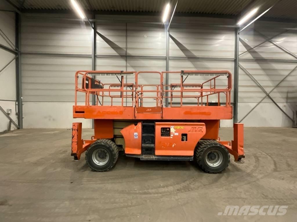 JLG 3394 RT رافعات مقصية الشكل