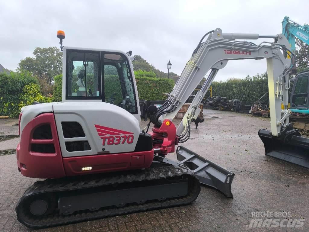 Takeuchi TB 370 حفارات صغيرة أقل من 7 طن (حفارات صغيرة)