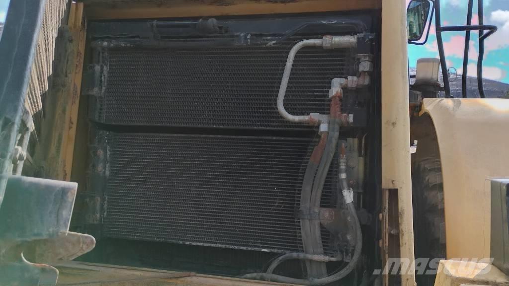CAT 962 G لوادر بعجل