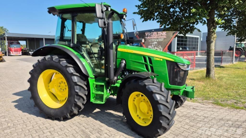 John Deere 5090 R الجرارات