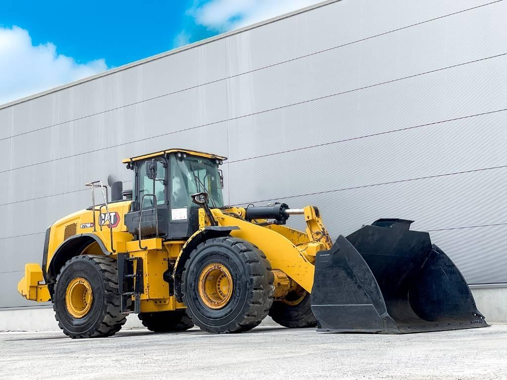 CAT 972M لوادر بعجل