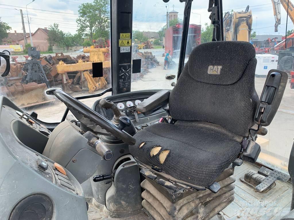 CAT 442 D لوادر ذات جرافات عكسية