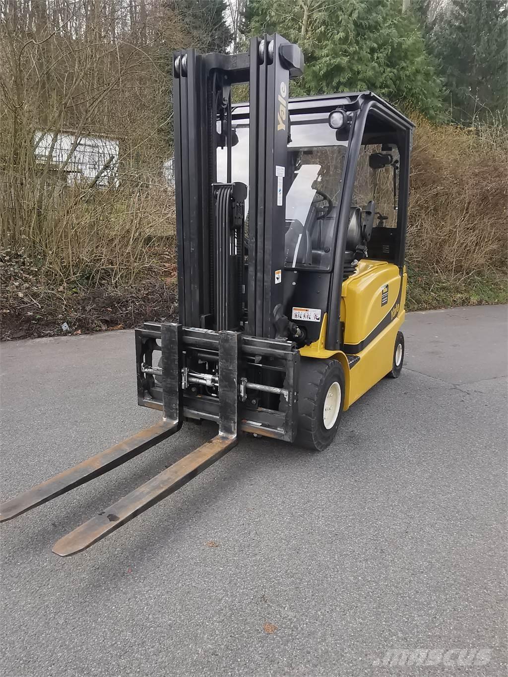 Yale ERP30VL شاحنات ذات رافعات شوكية تعمل بالكهرباء
