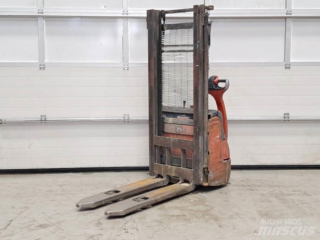Linde L10 معدات التكديس الجوالة