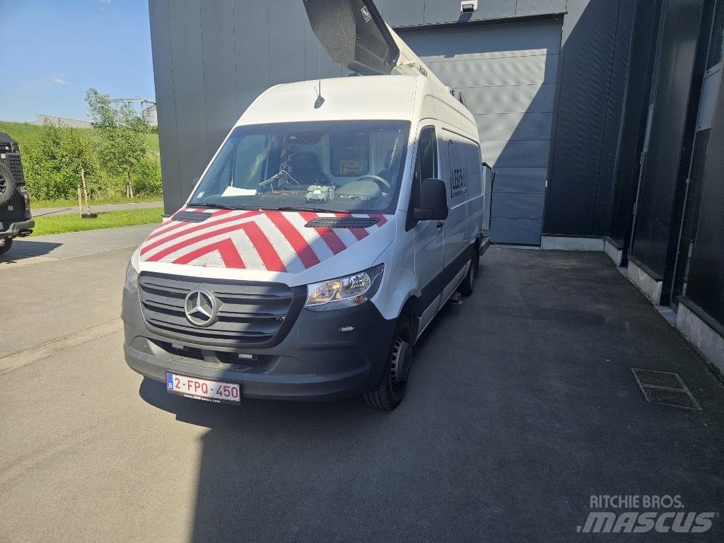 VERSALIFT VT 145 F المنصات الهوائية المثبتة على شاحنة