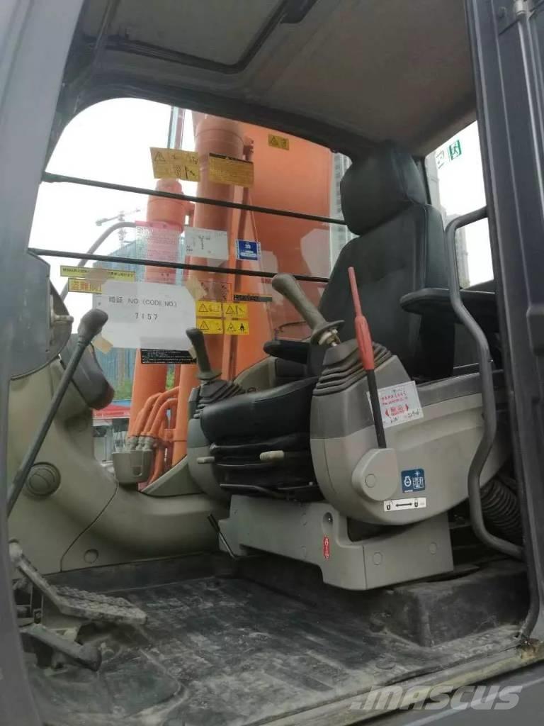 Hitachi ZX 200 حفارات زحافة